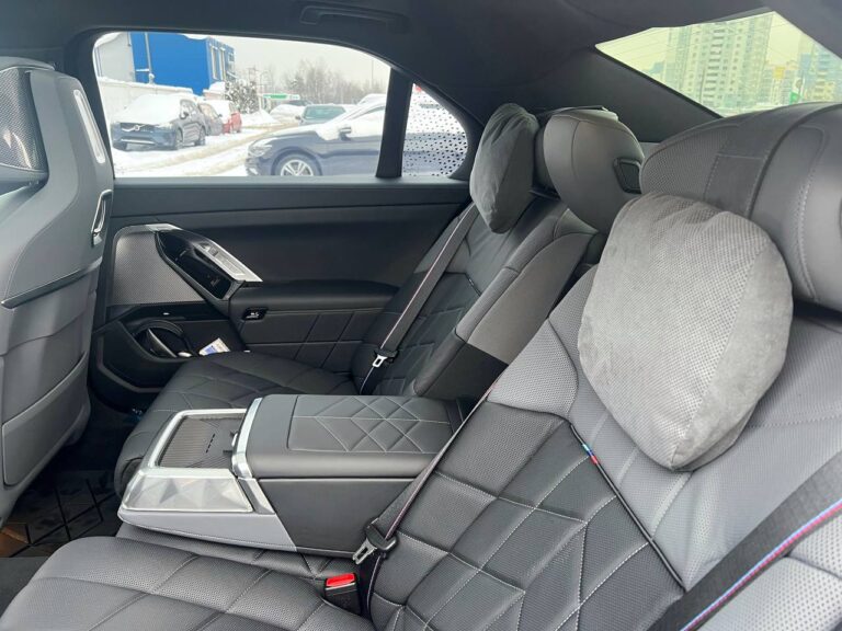 BMW 7 серия (G70)