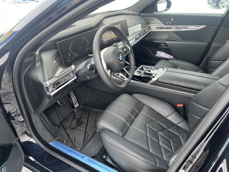 BMW 7 серия (G70)