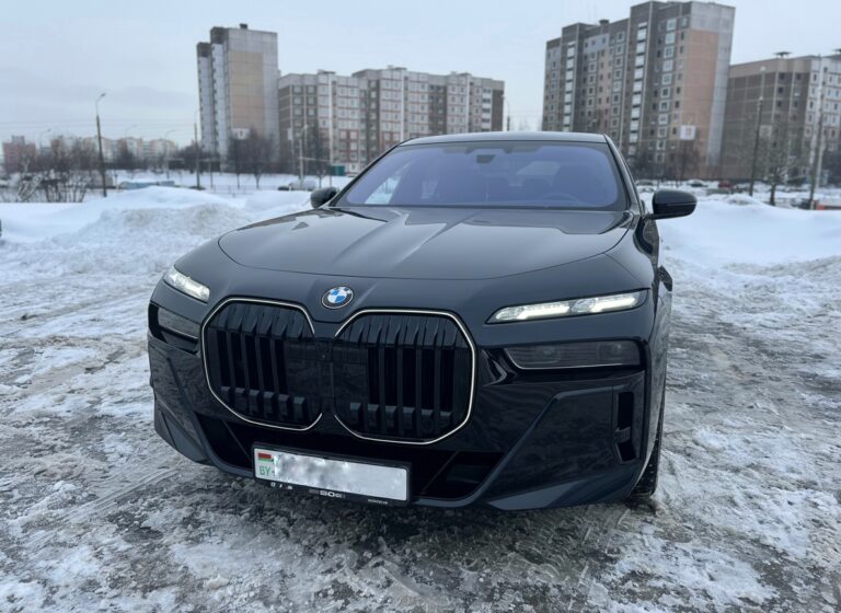 BMW 7 серия (G70)